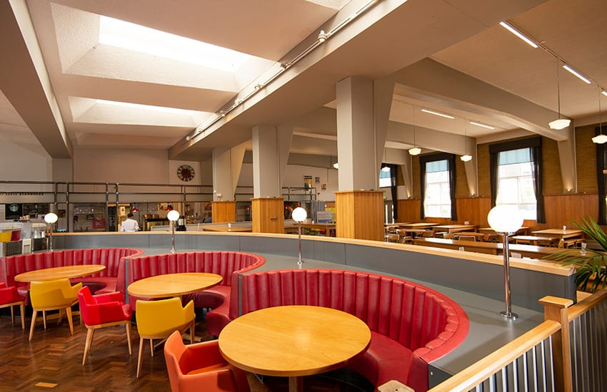 Общее пространство кампуса Oxford Brookes